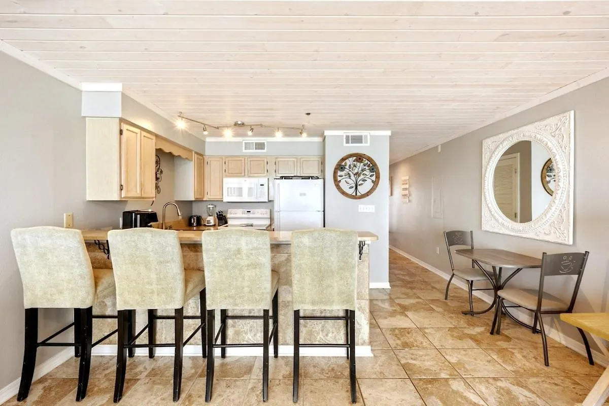 Deja View Beachfront Sunrise Beach Svc Included Destin Holiday home